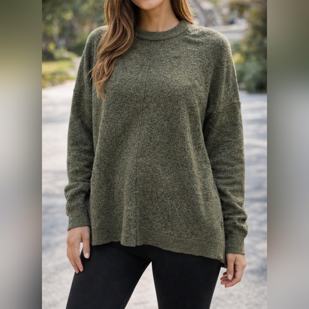 Lou‎ & GREY OVERSIZED SWEATER fits Like An XL SIZE XS